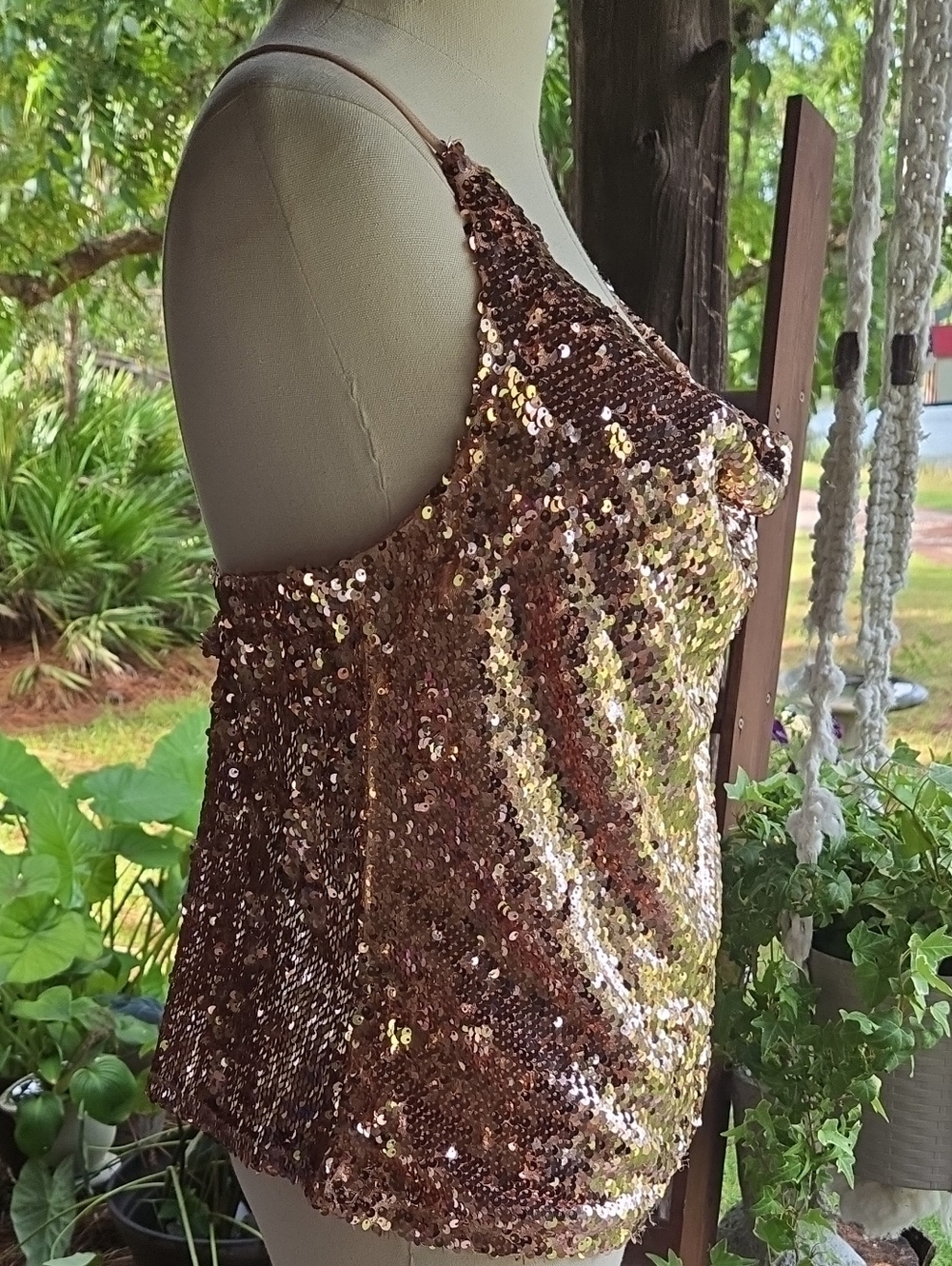 Listicle Golden Bronze Sequined Camisole Top Size Medium - Picture 4 of 9